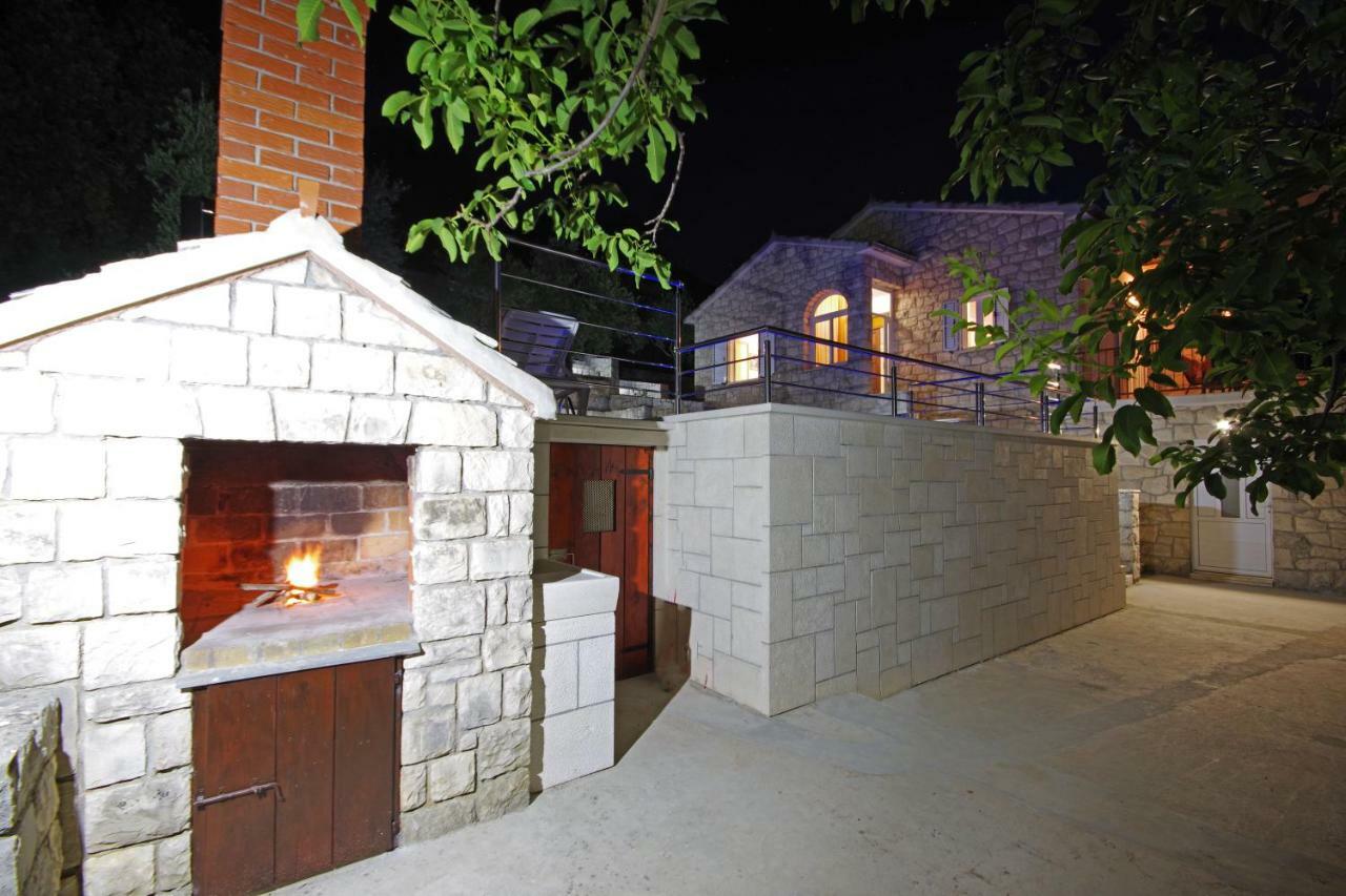 Ferienwohnung Kuca Za Odmor Toni Postira Exterior foto